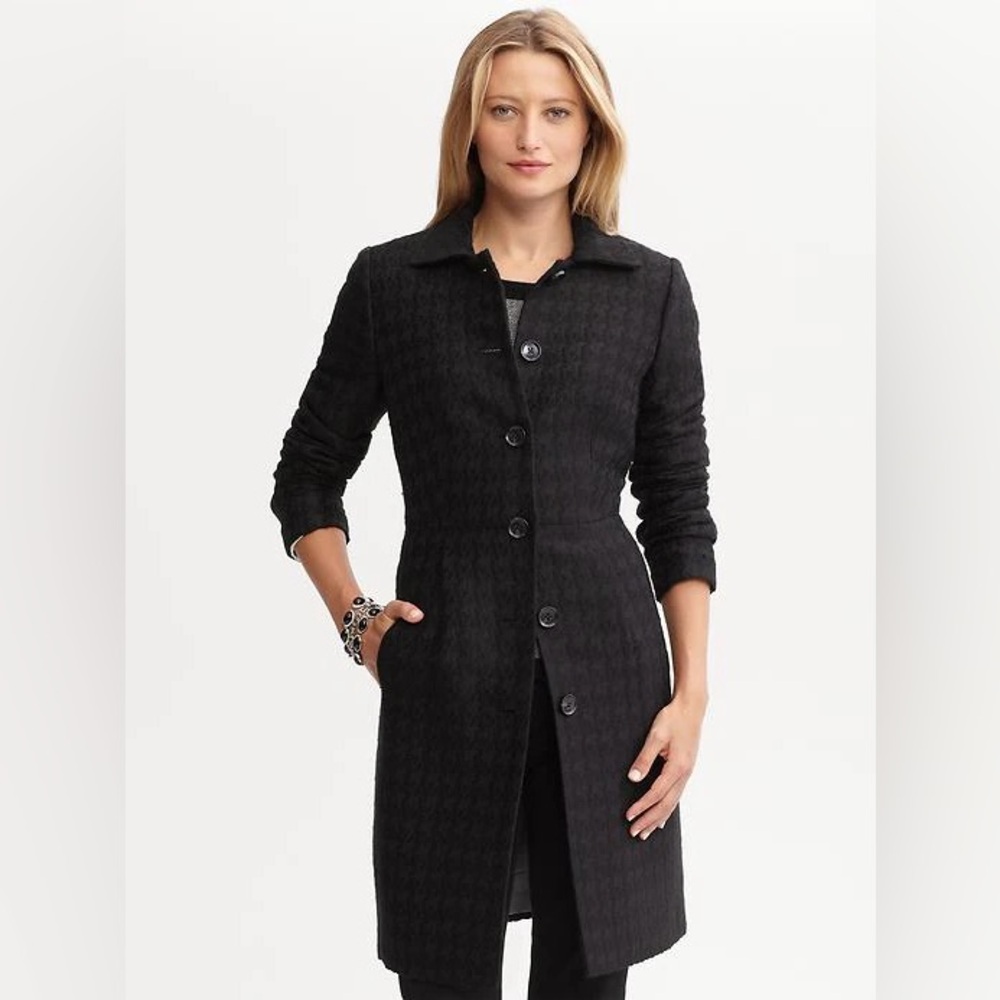 Banana Republic Textured Lady Coat size Medium black